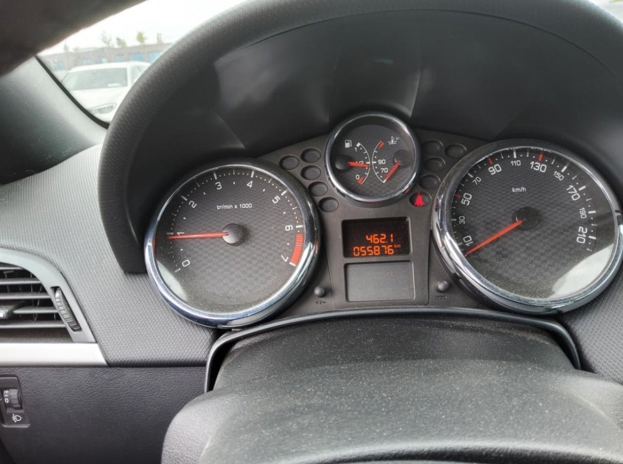 Fahrzeugabbildung Peugeot 207 CC 1.6 Roland Garros LEDER NAVIGATION 1.HAND