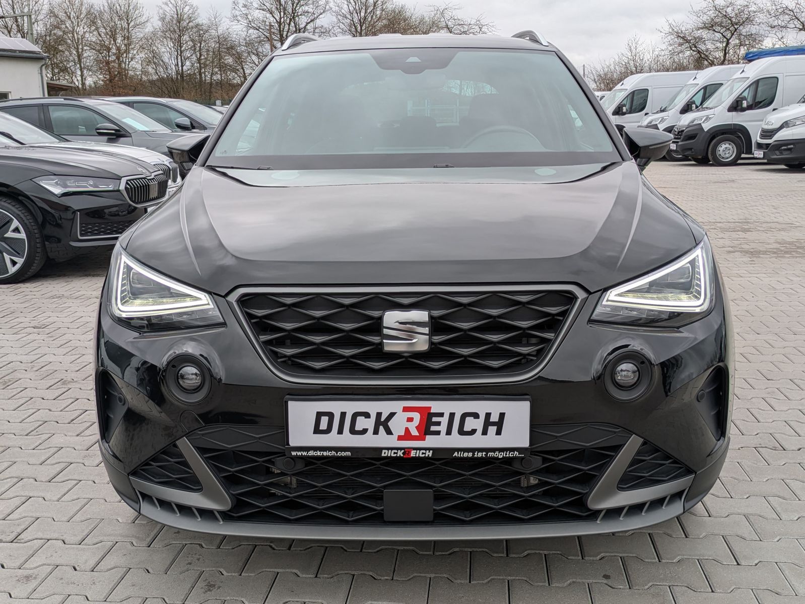 Fahrzeugabbildung SEAT Arona 1.5 TSI FR DSG AHK*ACC*LED*APP*DAB*KAMERA