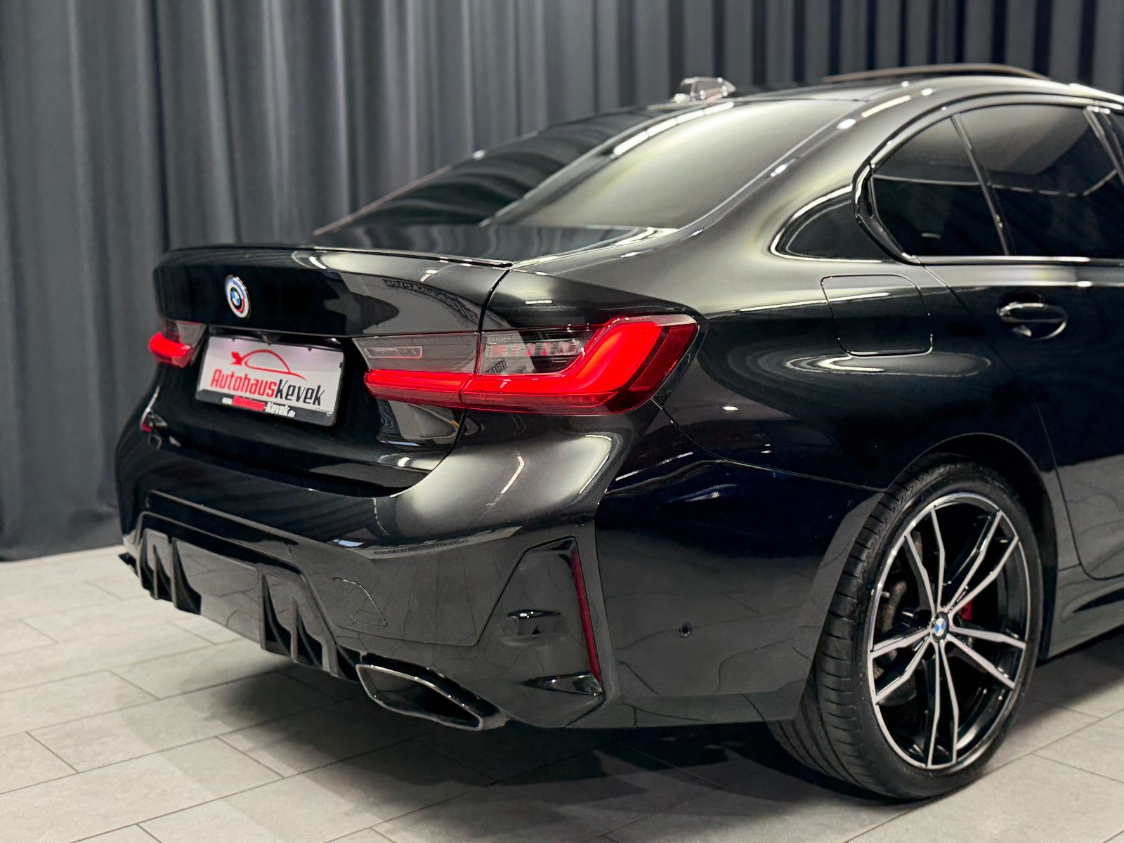 Fahrzeugabbildung BMW M340i xDrive Limousine|M-Sitze|H&K|360°|PANO|HuD