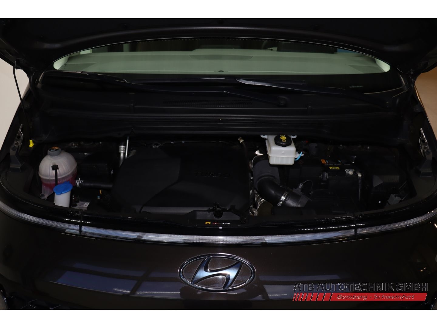 Fahrzeugabbildung Hyundai STARIA Signature 7-Sitzer 2.2 CRDi 7-Sitzer AHK