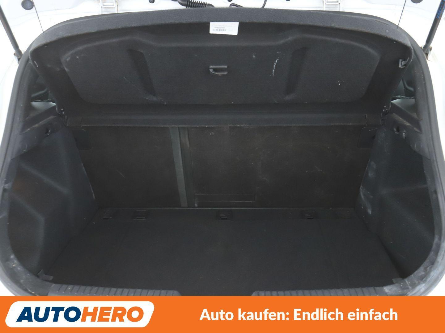 Hyundai i30 1.4 Comfort *NAVI*TEMPO*PDC*SHZ*ALU*KLIMA*