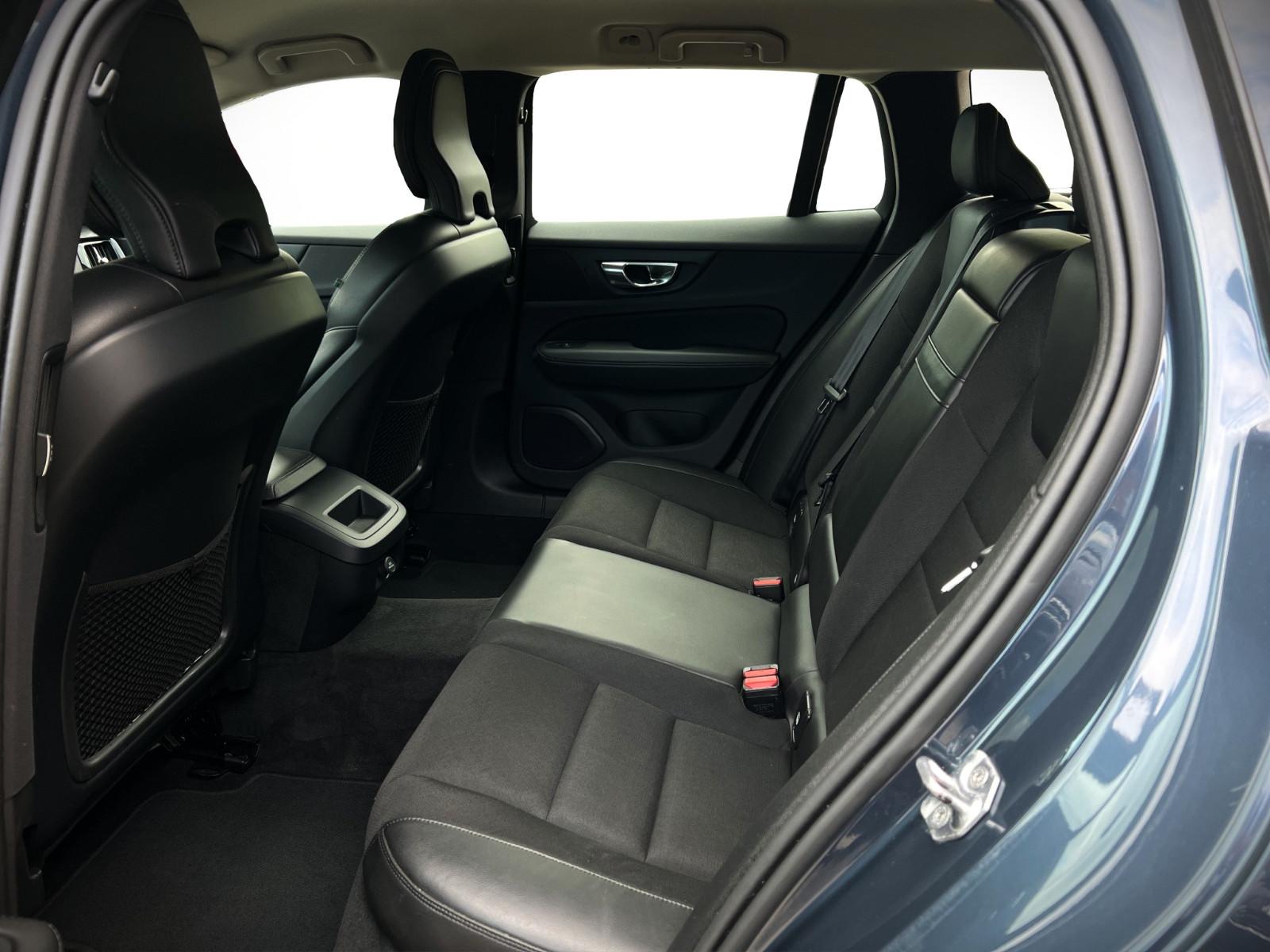 Volvo V60 Kombi Momentum Pro*AUTOMATIK*NAVI*LED*KAMERA