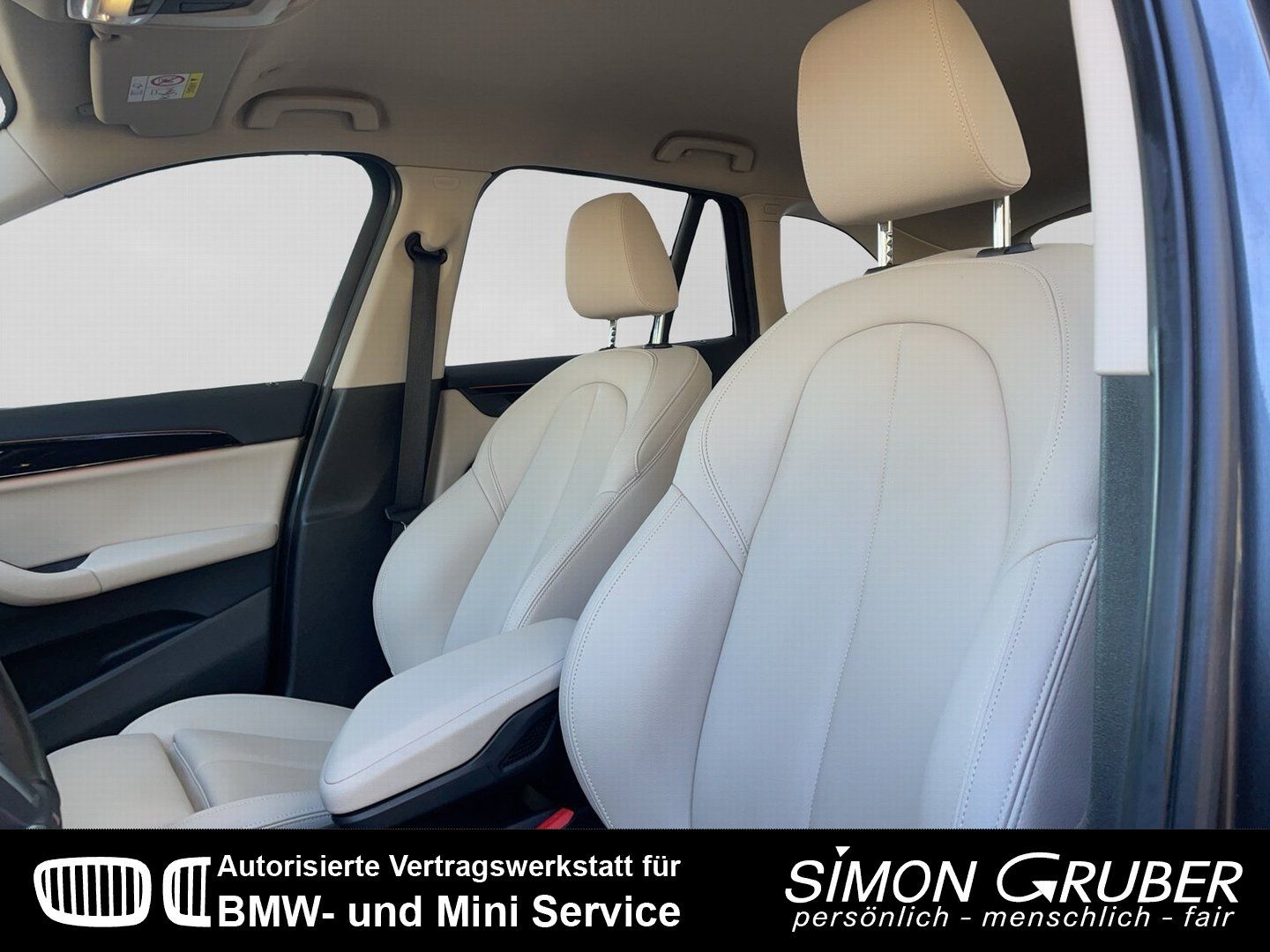 Fahrzeugabbildung BMW X1 xDrive20d Sport Line Navi+ HUD LED Kamera AHK