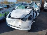 Tesla Model Y Basis RWD - Tesla Model Y Unfallwagen