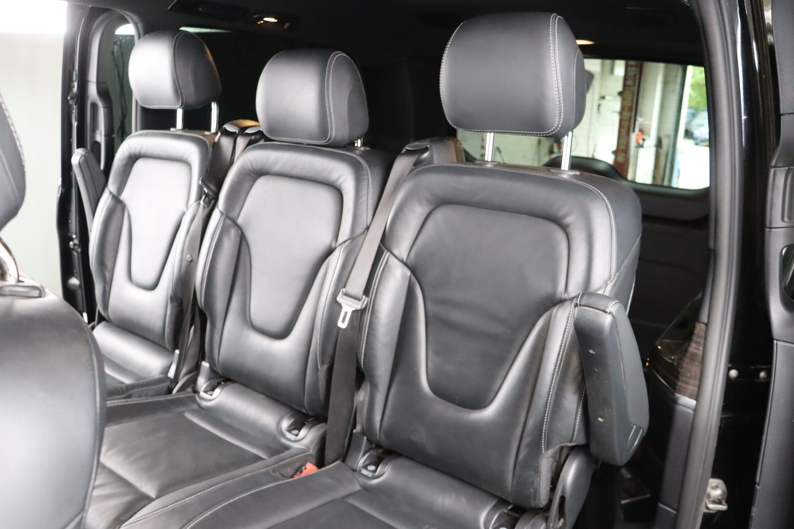 Fahrzeugabbildung Mercedes-Benz V 300 d AMG 4M * DIS * 360 * Burmeister
