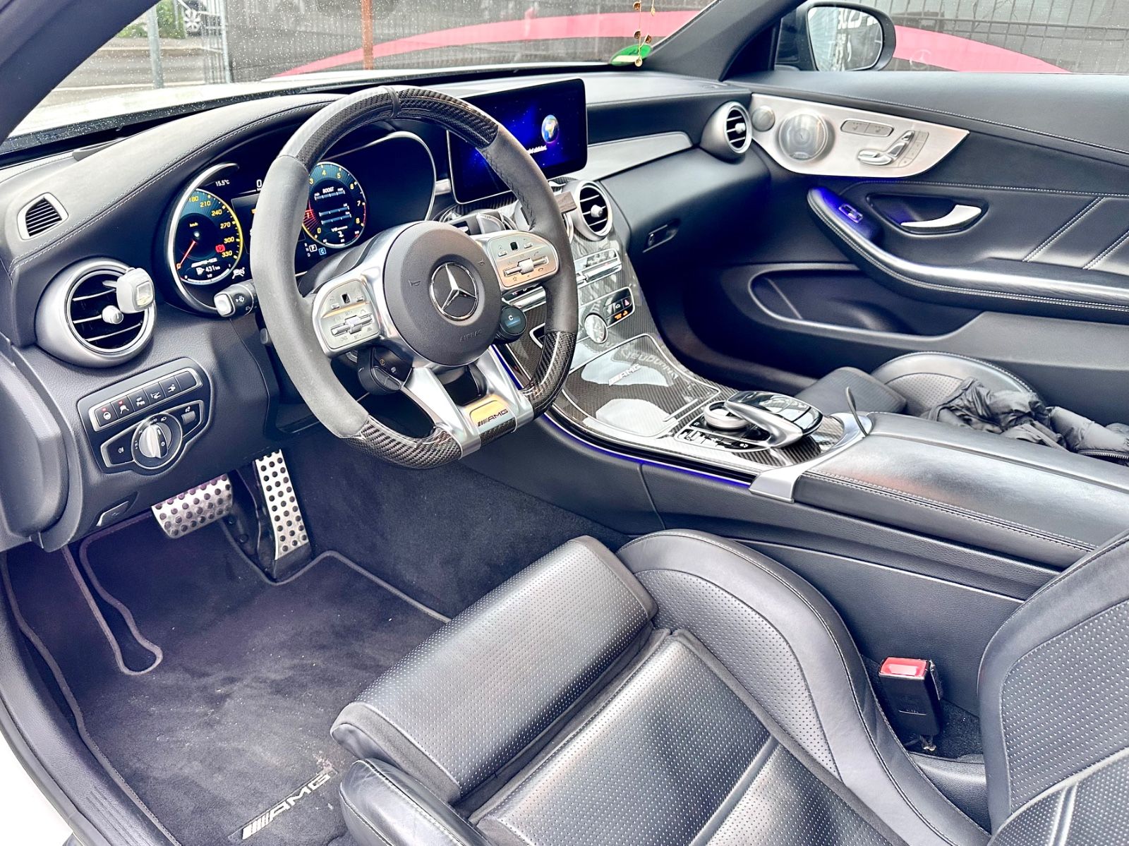 Fahrzeugabbildung Mercedes-Benz C 63 AMG COUPE*PANO+VOLL*