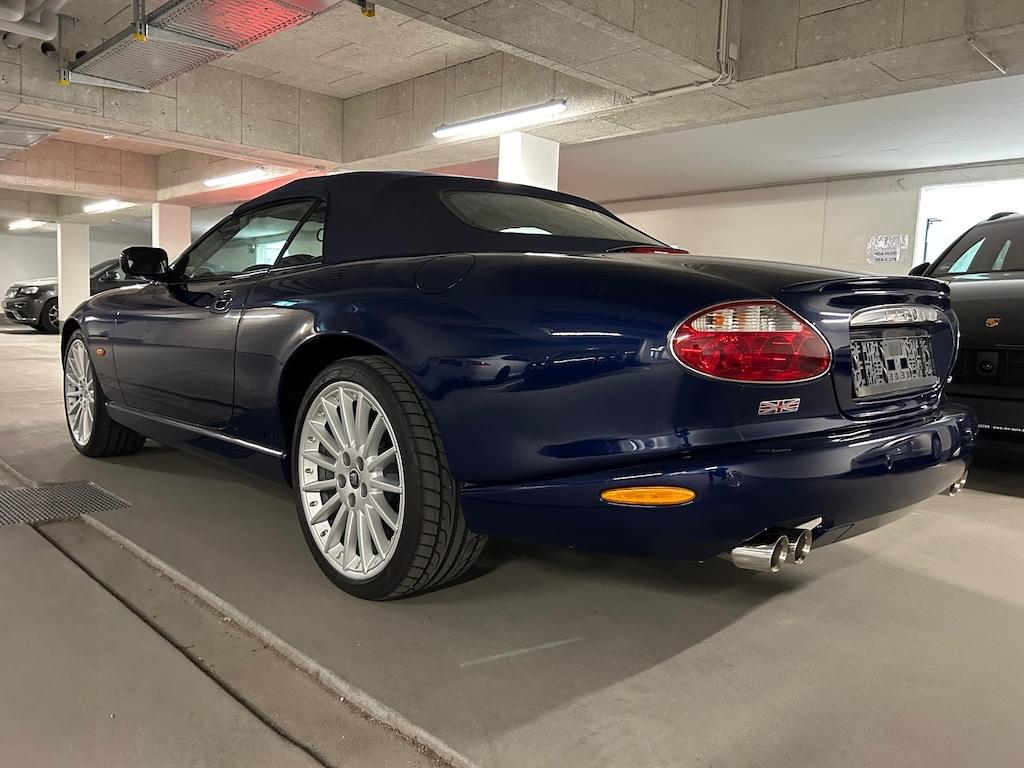 Jaguar XK8