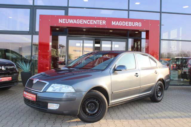 Skoda Octavia 1.6 FSI Elegance*CD*NSW*PDC*SHZ*TEMPOMAT