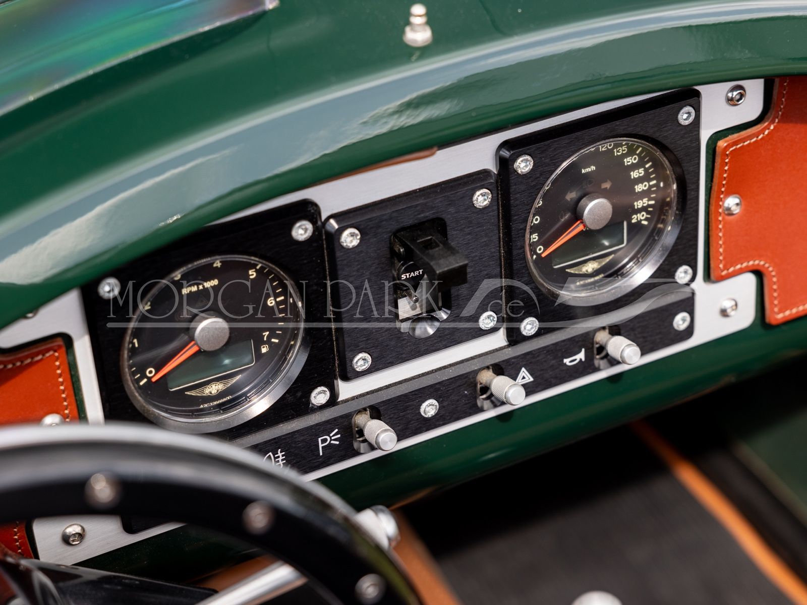 Fahrzeugabbildung Morgan 3 Wheeler *Sport Green / Honey / 110 Years*