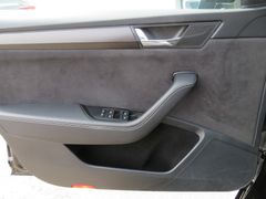 SKODA Superb Combi 2.0 TDI Sportline 4x4 Nav Pan Sthzg SKODA Superb Combi 2.0 TDI Sportline 4x4 Nav Pan Sthzg