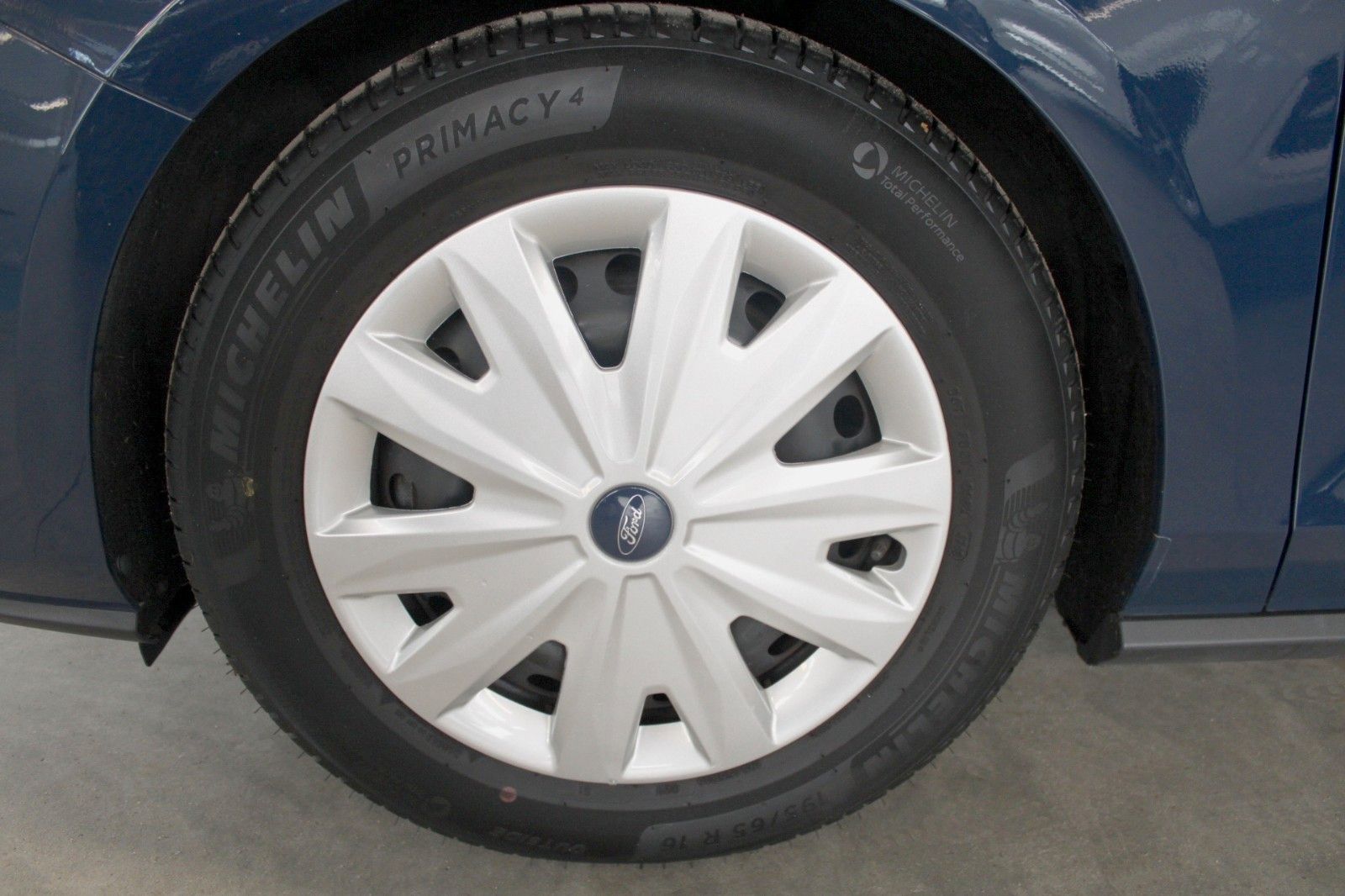 Fahrzeugabbildung Ford Focus Trend Turnier KLIMA AHK WinterPaket 1.Hd