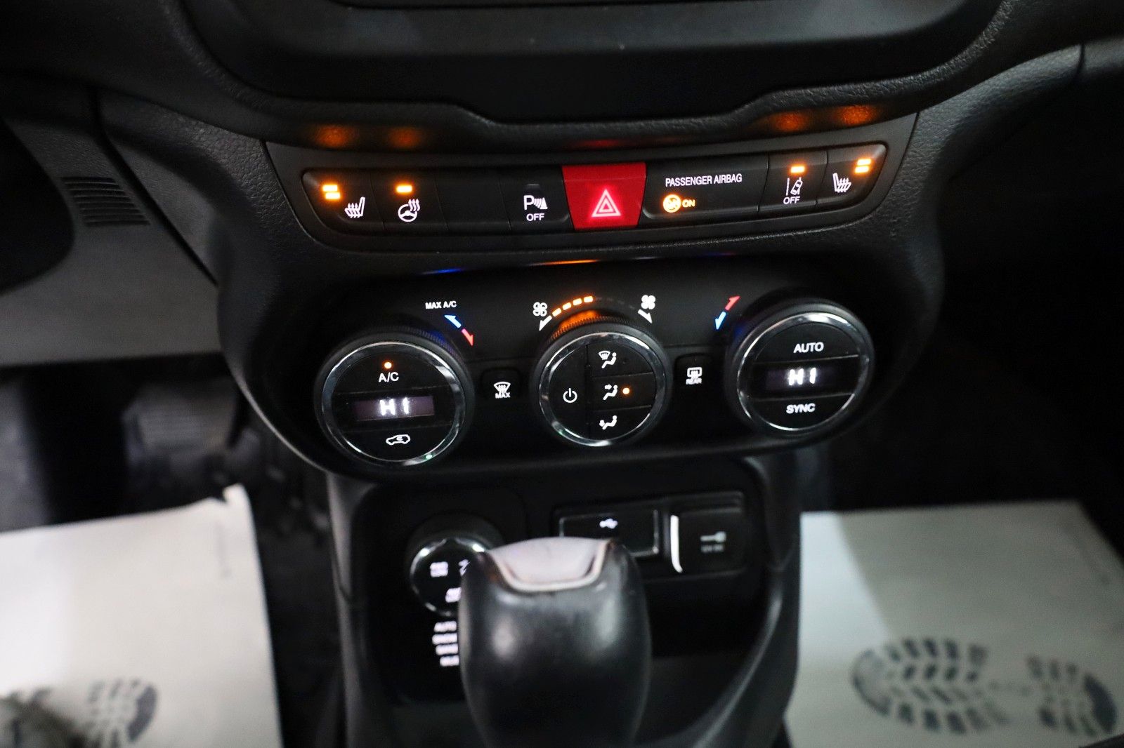 Fahrzeugabbildung Jeep Renegade Limited 4WD Navi,Kamera,SH,PDC,SR+WR