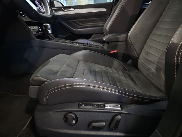 Fahrzeugabbildung Volkswagen Passat Variant 1.4 DSG Hybrid GTE UPE 62TEUR PAN