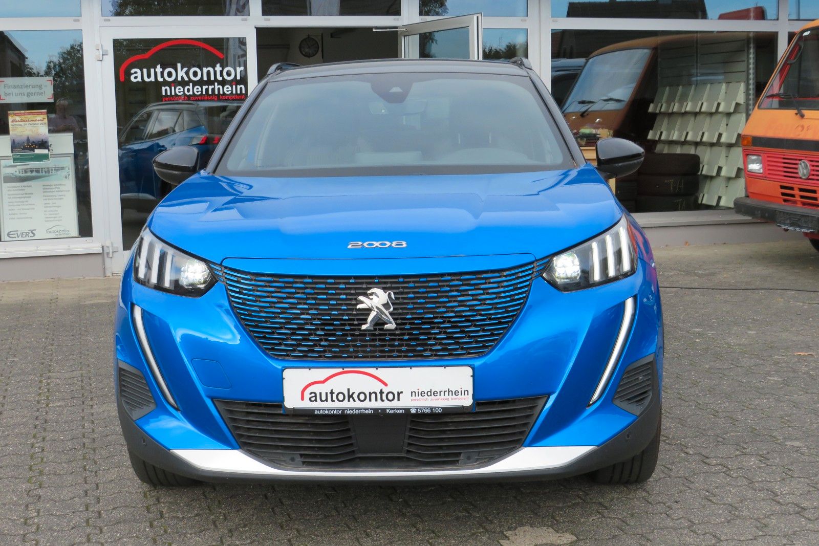 Fahrzeugabbildung Peugeot 2008 e- GT SITZH. NAVI KAMERA PDC 1.HD