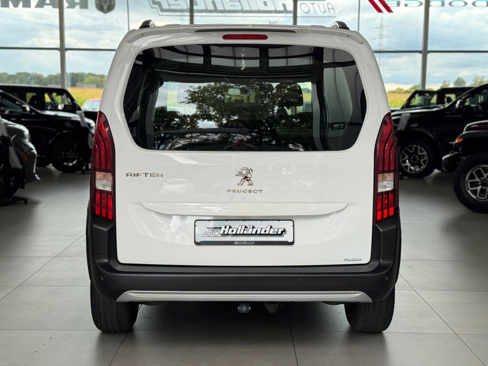 Fahrzeugabbildung Peugeot Rifter 1.5 HDI Allure AHK Klima Drive-Assist-Pak
