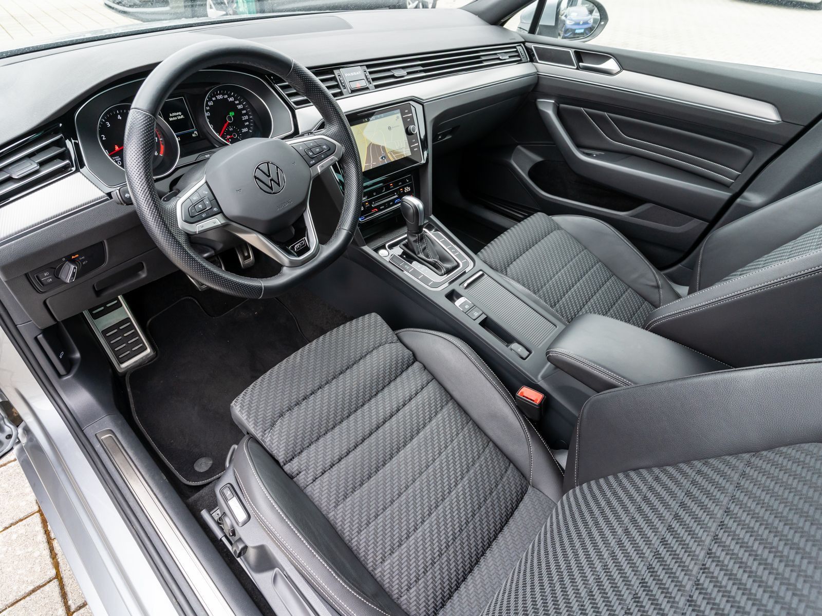 Volkswagen Passat Variant - Bild 12