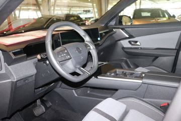 Fotografie 6 des Opel Grandland (X) Grandland 1.2 DI Hybrid 48 V Automatik GS