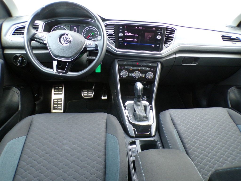 Fahrzeugabbildung Volkswagen T-Roc  1.5 TSI IQ Drive DSG *Navi*Standheizung*B