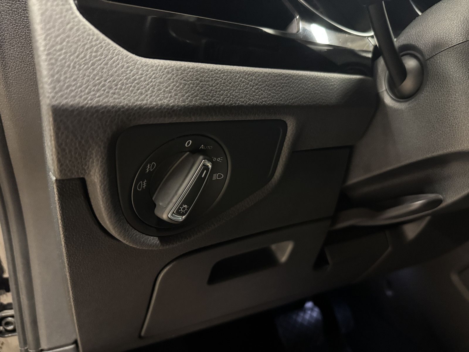 Fahrzeugabbildung Volkswagen Touran 1.5TSI Highline DSG/LED/Navi/ACC/bhz.FS/