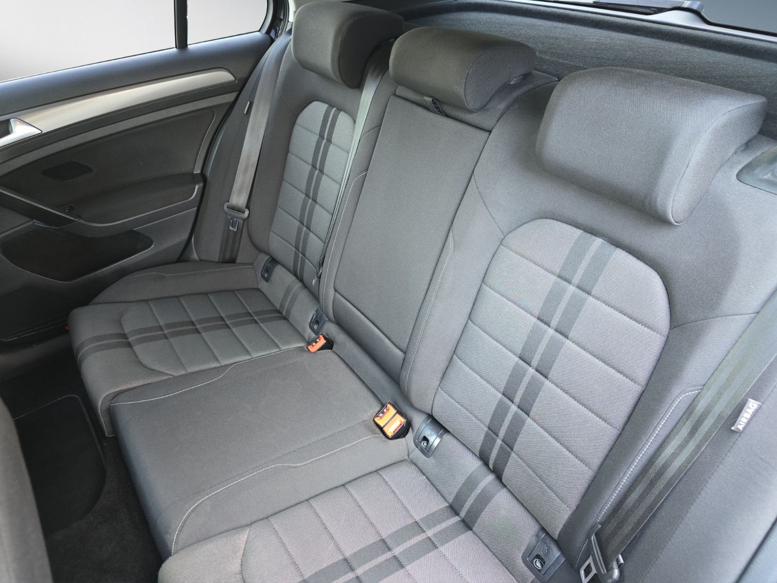 Fahrzeugabbildung Volkswagen Golf VII Trendline BMT/AHK/PDC/KLiMA/SZH