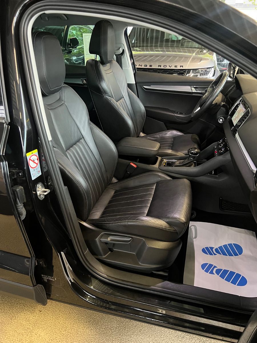 Fahrzeugabbildung SKODA Karoq Style DSG *PANO*SITZHEIZUNG*LEDER*