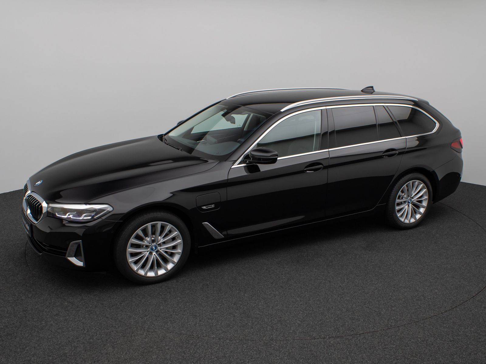 Fahrzeugabbildung BMW 530e Luxury Line Kamera DAB WLAN Alarm Sport AHK