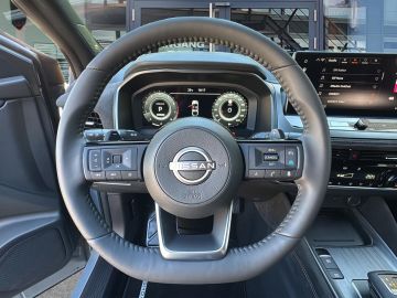Nissan Qashqai Tekna°Premium Paket°HUD*Pano*Navi*Leder*