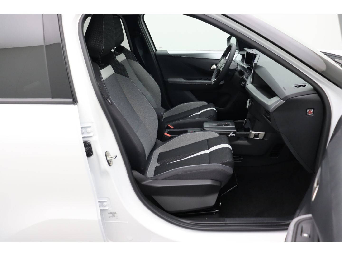 Fahrzeugabbildung Opel Frontera Mild Hybrid 107 kW GS ++ Sitzheizung++