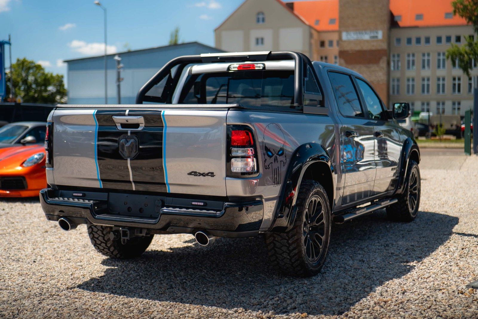 Fahrzeugabbildung Dodge RAM 5.7 V8 HEMI 4x4 OFFROAD Night PUNISHER 19%