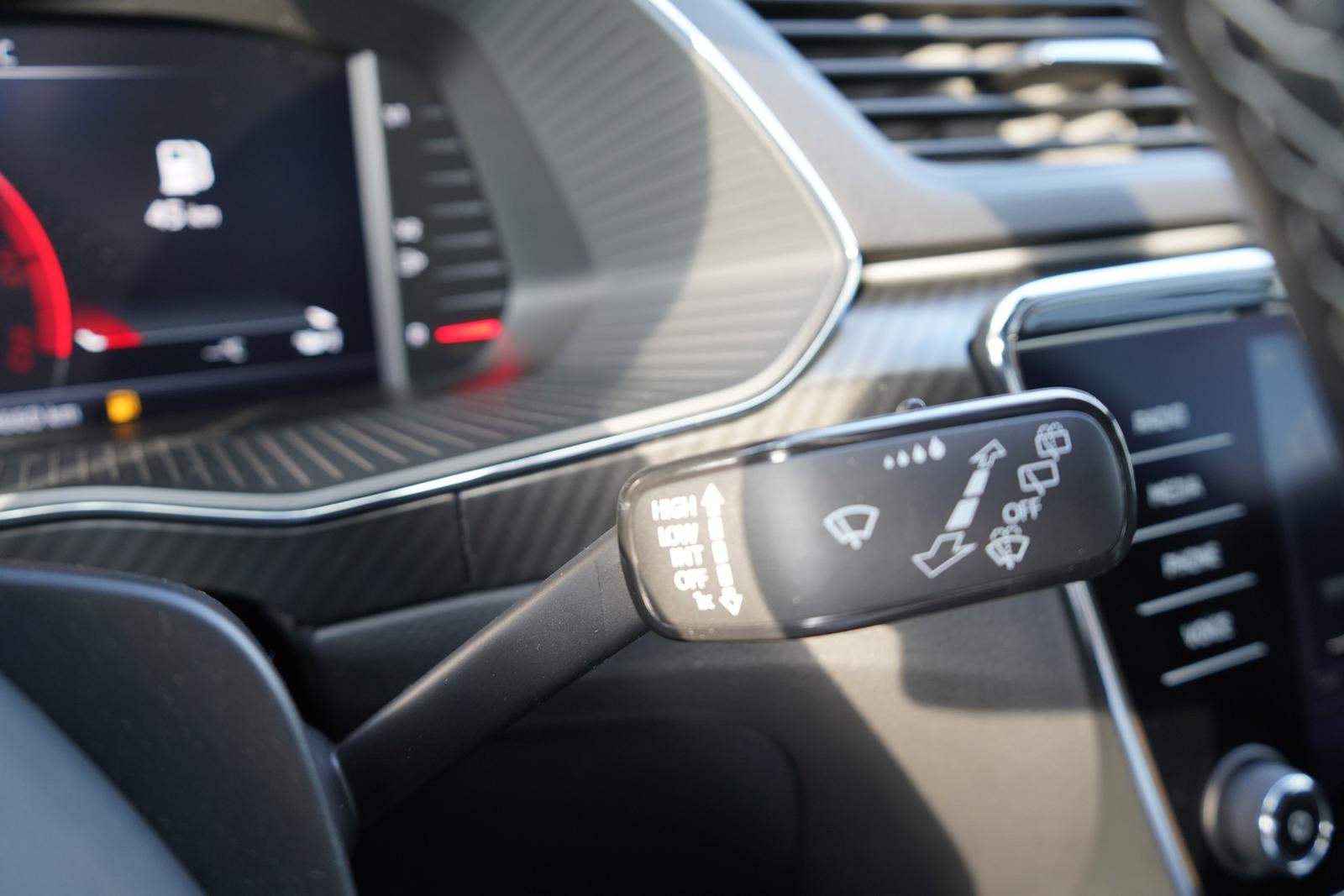 Skoda Superb Combi 2.0TSI Sportline DSG LED Panorama