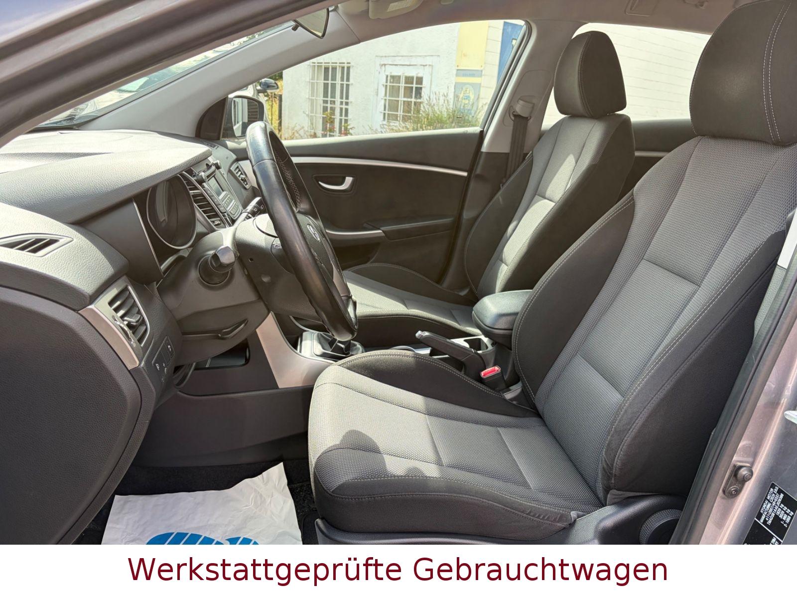 Hyundai i30 2013 — photo 12