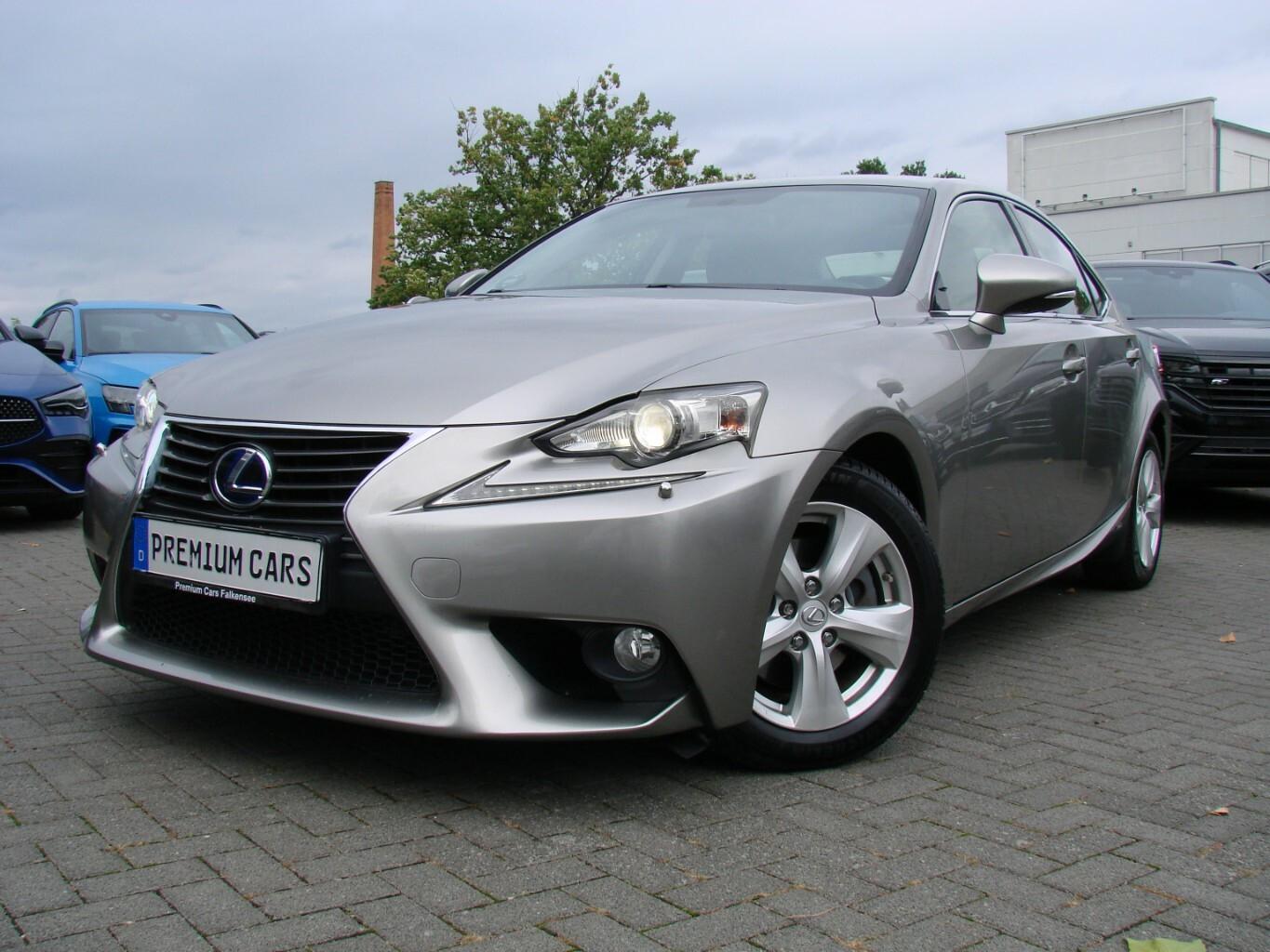 Lexus IS 300 h 2.5L Hybrid Automatik Tepomat Kamera Na