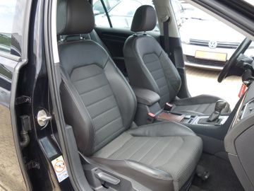 Volkswagen Golf - 11