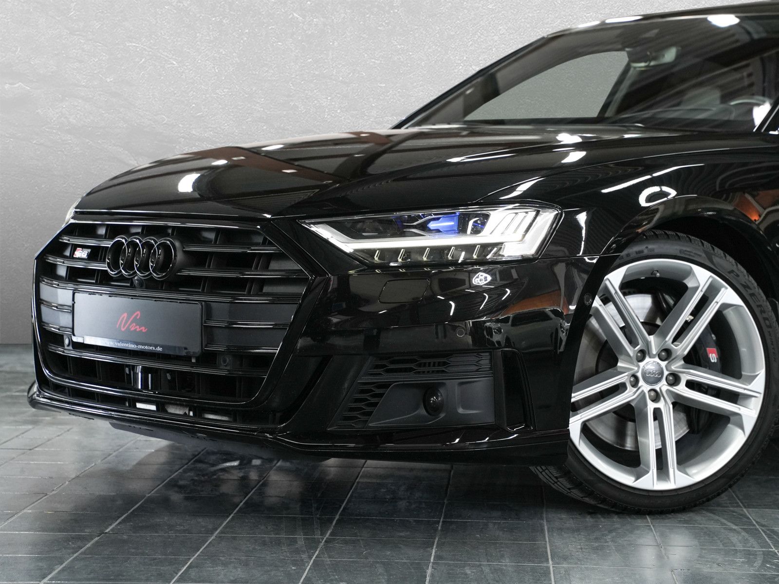 Fahrzeugabbildung Audi S8 ABT 700 - Massage vo+hi | Einzelsitze im Fond