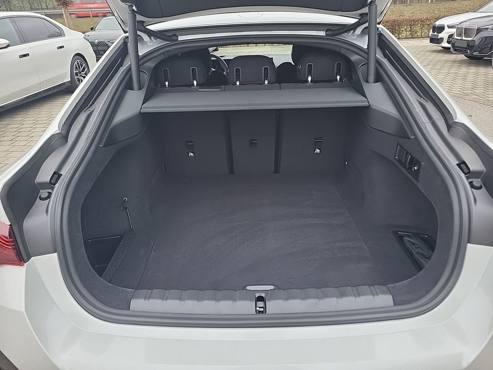 BMW i4 - Bild 11