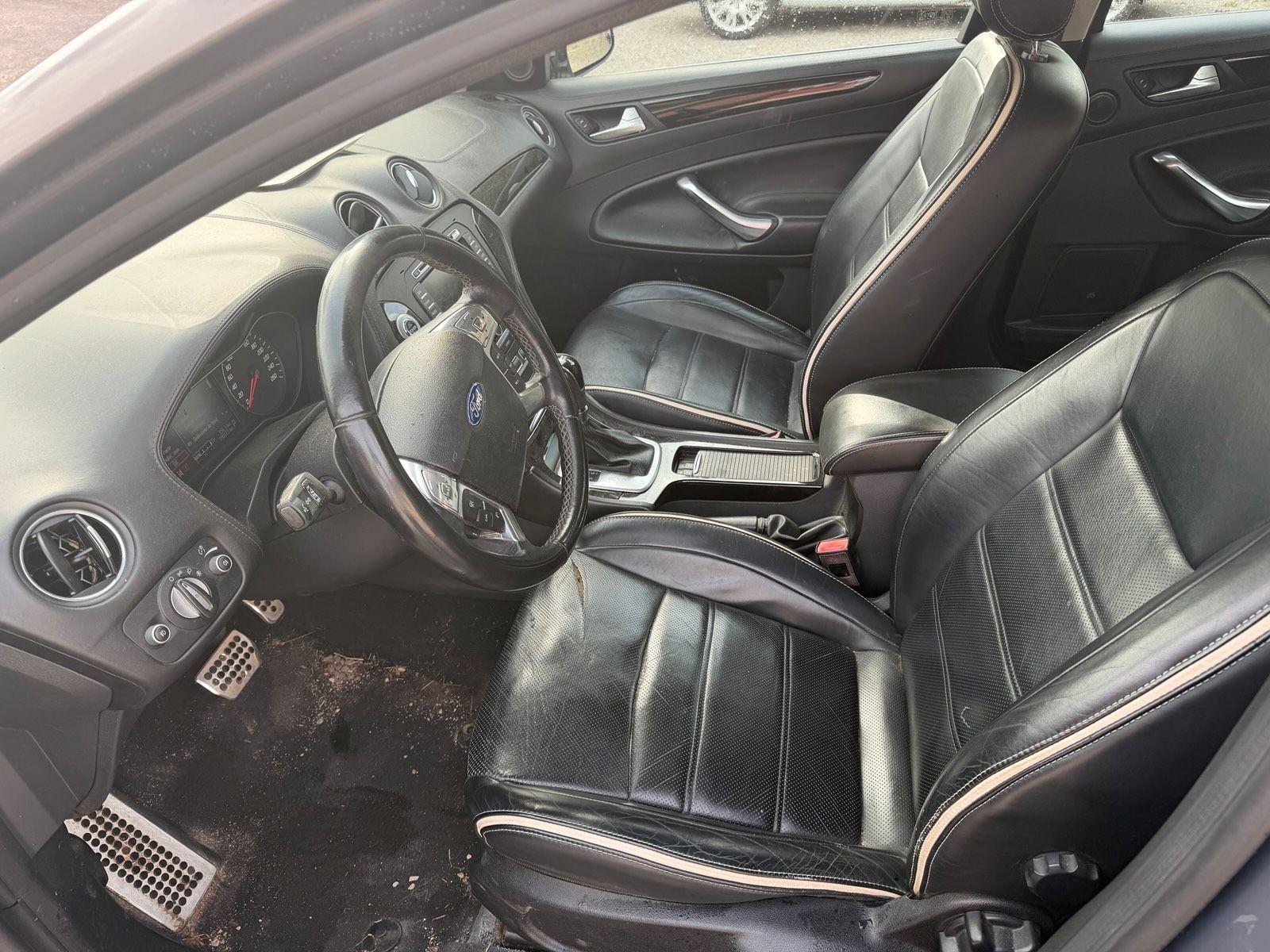 Ford Mondeo 2013 — photo 12