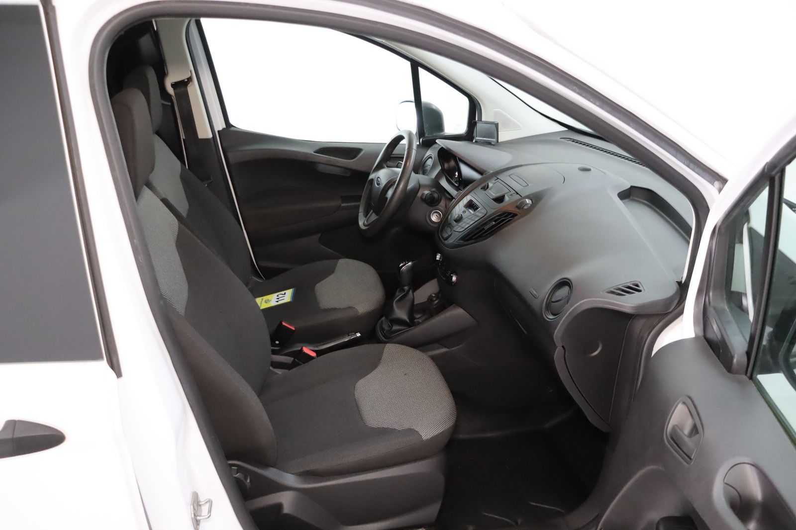 Fahrzeugabbildung Ford Transit Courier AHK * HU/AU bis 08.2027 * 1.Hand