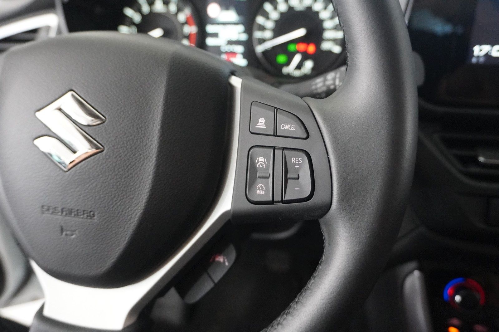 Fahrzeugabbildung Suzuki (SX4) S-Cross 1.4 COMFORT NAVI/LED/KAMERA/SH/DAB
