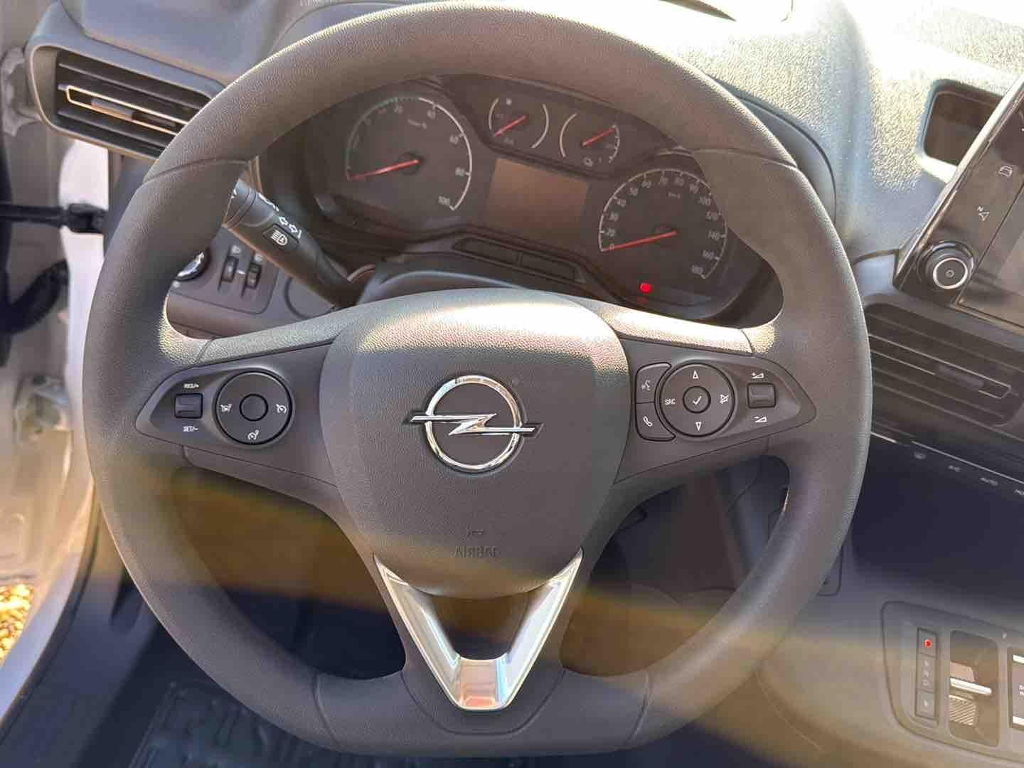 Fahrzeugabbildung Opel Combo-e Cargo Edition