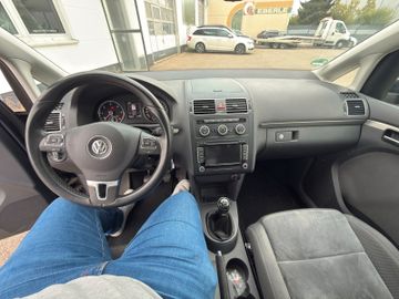 Volkswagen Touran - 9