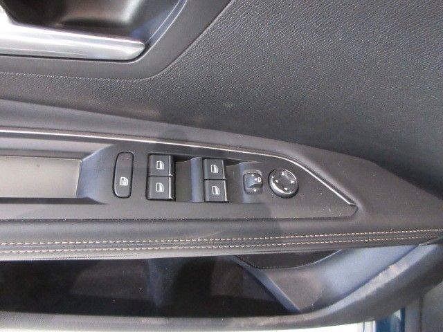 Fahrzeugabbildung Peugeot 5008 GT 1.2T NAVI/LED/SHZ/LEDER/PDC+CAM/PARKASS.