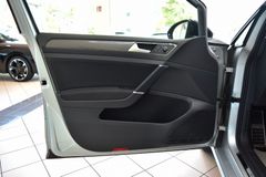 VW Golf VII Lim IQ.DRIVE~ACC~Navi~Parklenkassistent