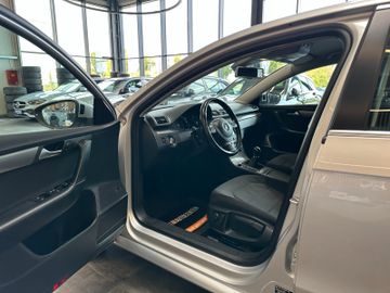 MYAUTOCENTER – Gebraucht- und Jahreswagen mit Werkstattservice in Pfaffenhofen Volkswagen Passat *ACC*NAV*AHK*PDC*SitzHZ*2-ZONEN*TotWinkel