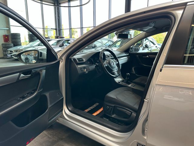 MYAUTOCENTER – Gebraucht- und Jahreswagen mit Werkstattservice in Pfaffenhofen Volkswagen Passat *ACC*NAV*AHK*PDC*SitzHZ*2-ZONEN*TotWinkel