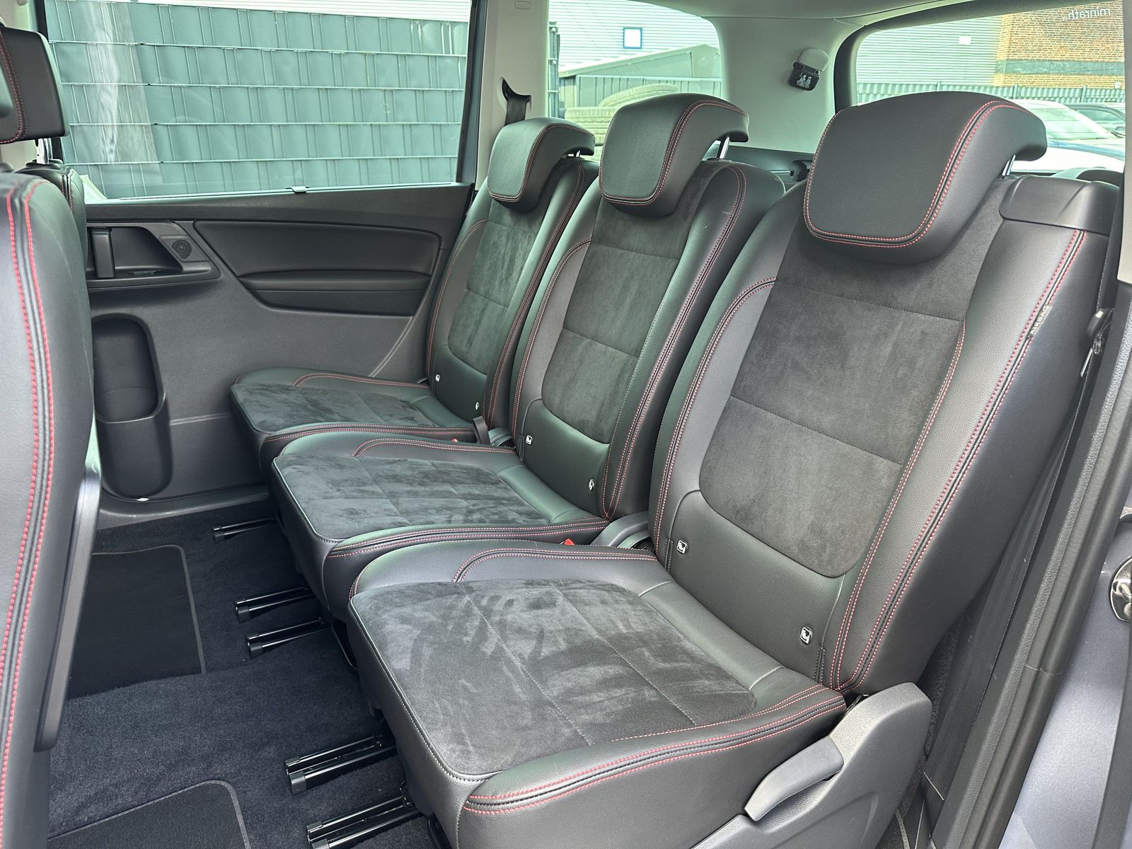 Fahrzeugabbildung SEAT Alhambra 2.0 TDI DSG 4D FR 7-Sitzer NAV+XEN+AHK