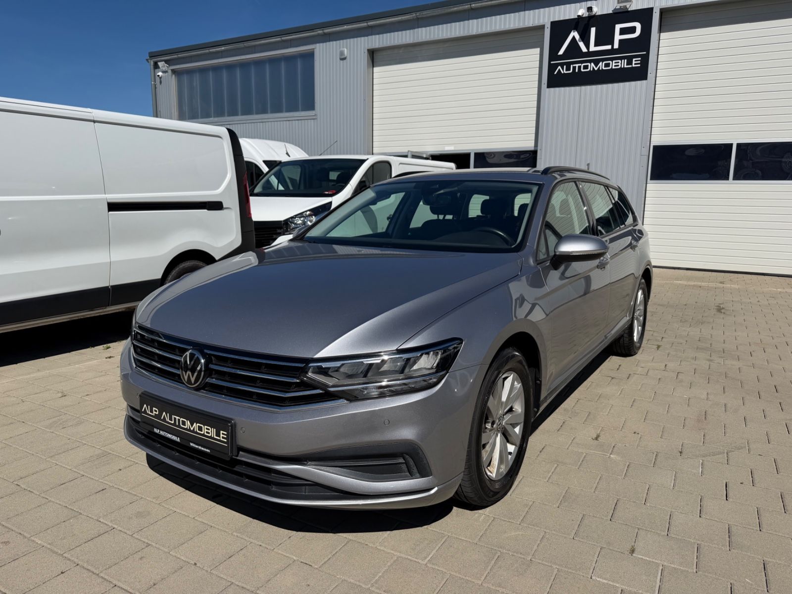 Volkswagen Passat Variant 2.0 NAVI*KAMERA*LED*SHZ*ALU* imagem 2