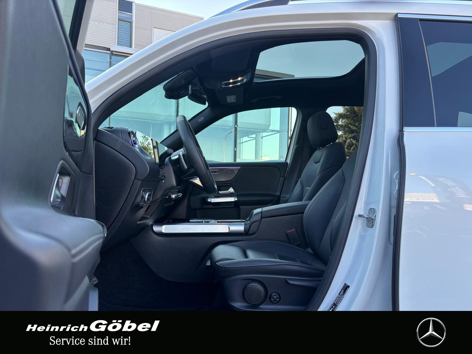 Fahrzeugabbildung Mercedes-Benz GLB 200 d AMG PANO LEDER WP KAM VZA AUG-REA ASA
