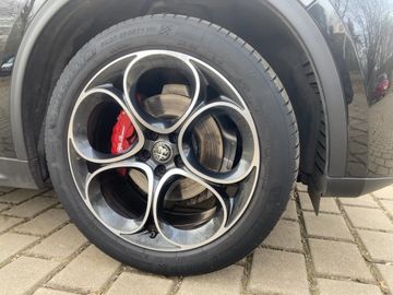 Alfa-Romeo Stelvio - 7