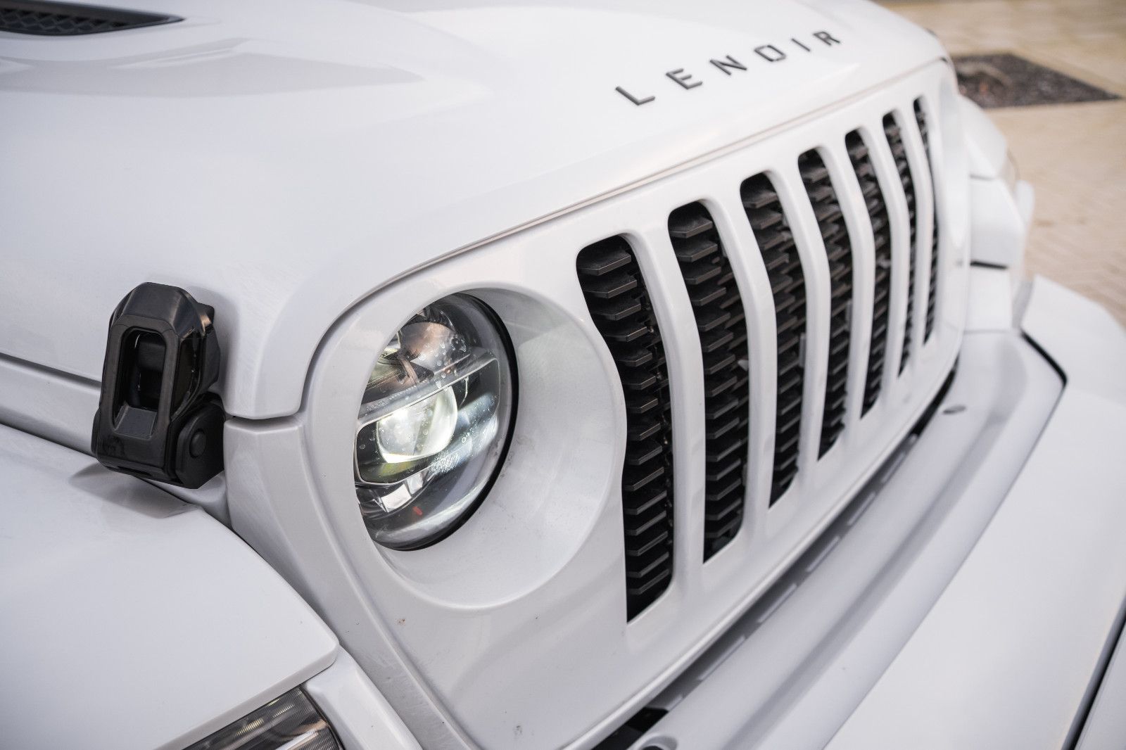 Fahrzeugabbildung Jeep Wrangler Unlimited LENOIR Umbau, SoftTop, voll!