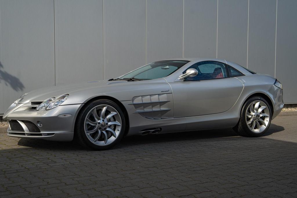 Mercedes-Benz SLR
